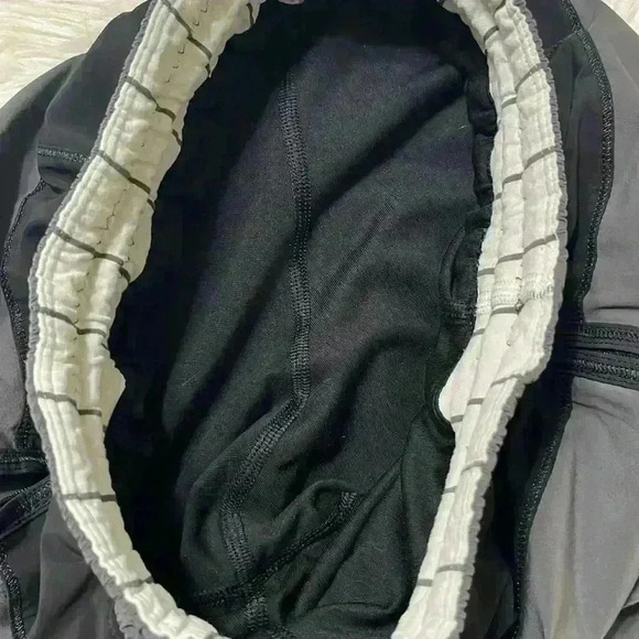 Lululemon Track To Reality Pant
Soot Light / Black / Slalom Stripe Angel Wing - Picture 14 of 16